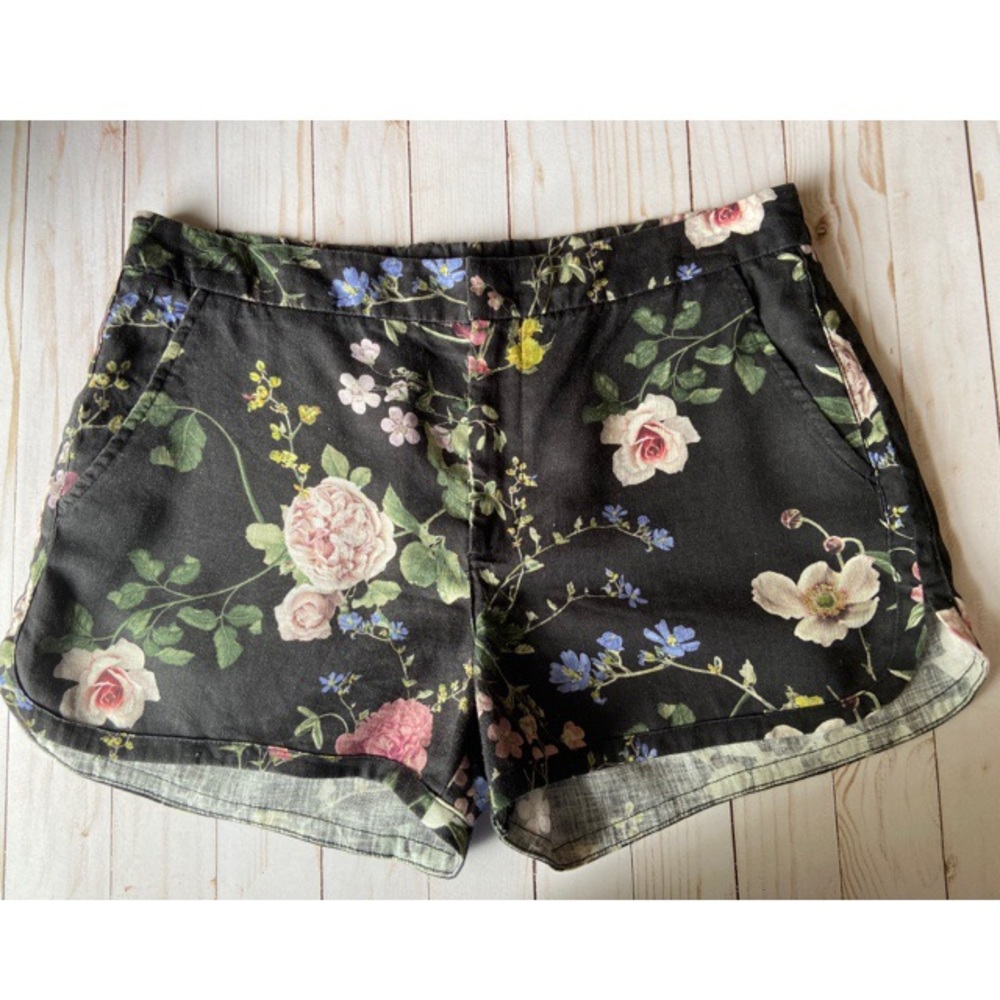 Level 99 black floral print shorts